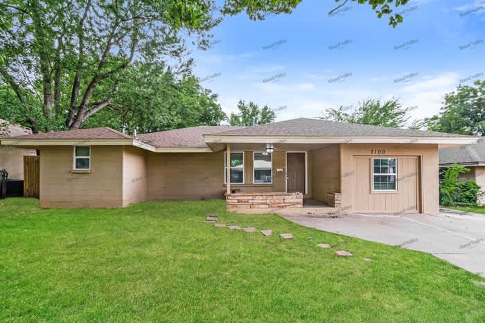 1100 Locust Drive – photo 1 of 107