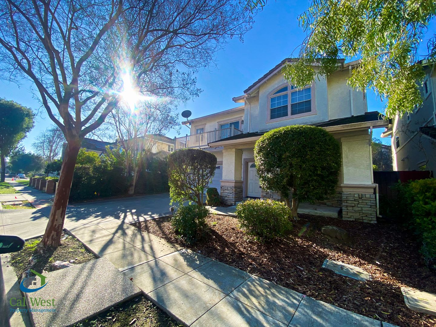 8995 Amazing 4 Bed 3 Bath Home In Mtn View Jackson Park Neighborhood Central Air Conditioning – photo 1 of 297