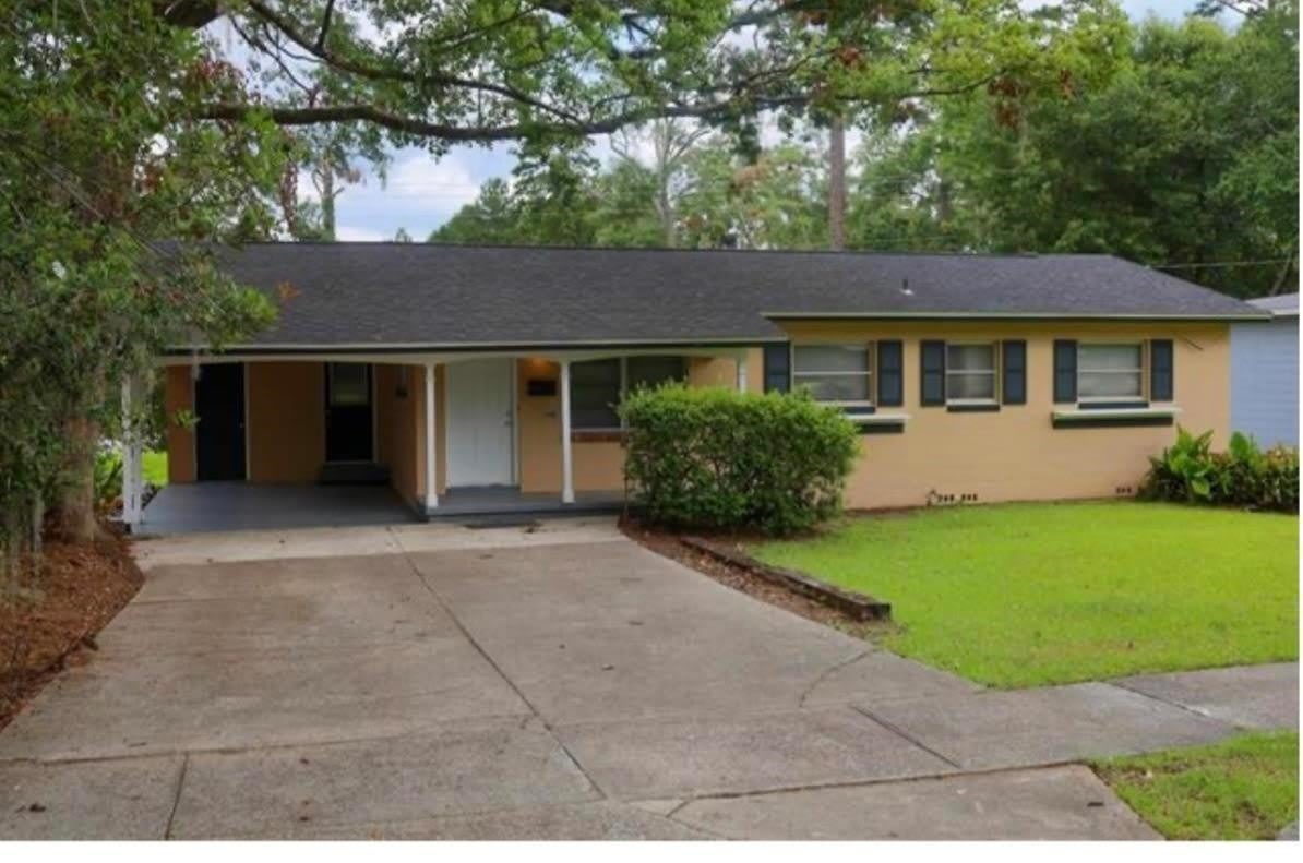 406 Fairbanks Drive – photo 1
