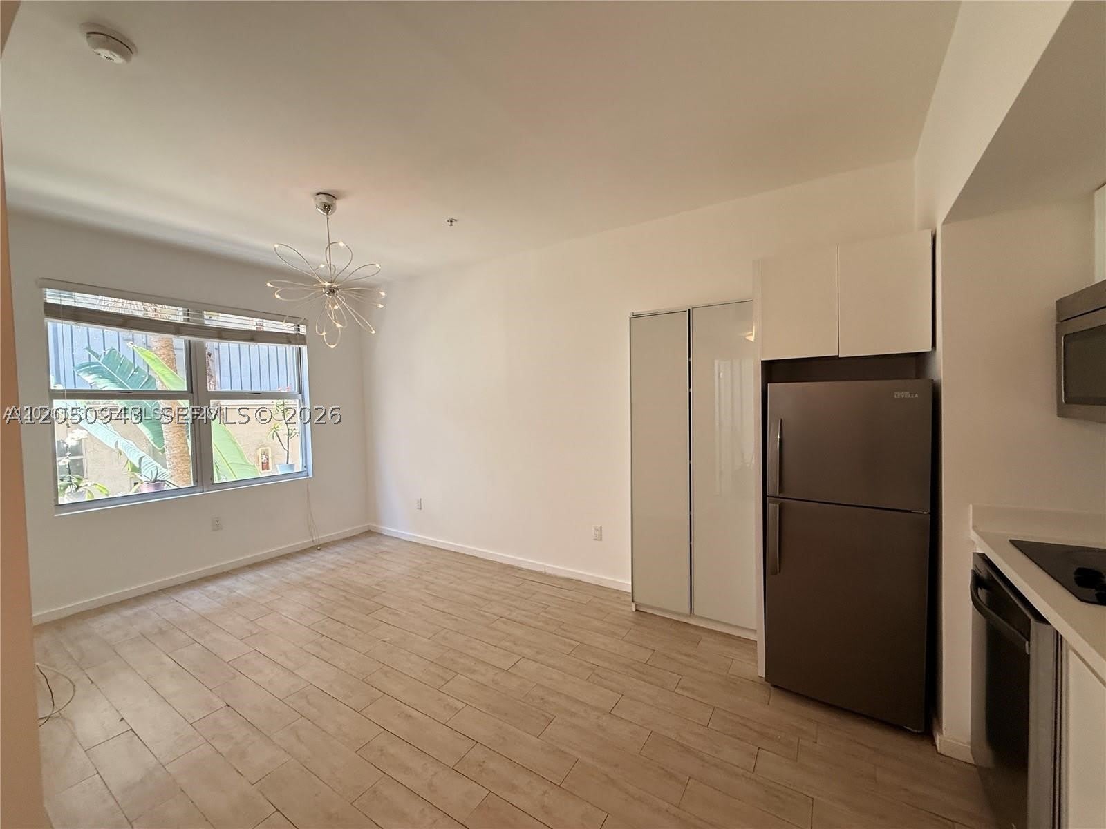 1611 Meridian Ave – photo 1