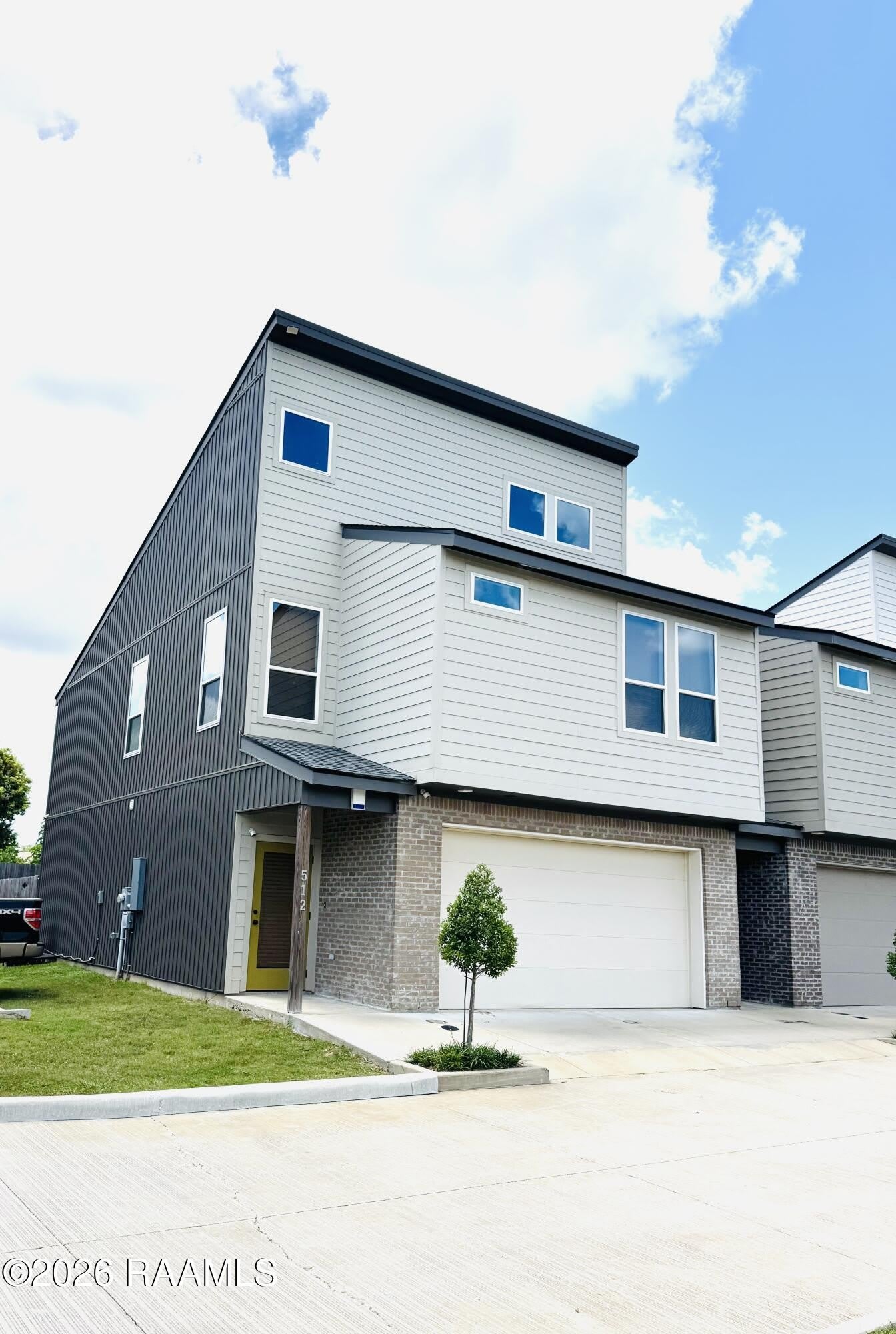 512 Highland Oaks Lane – photo 1