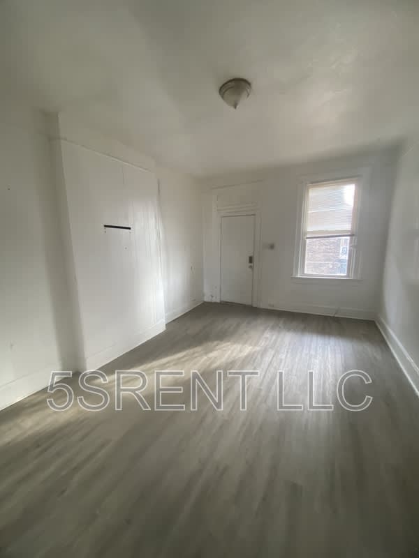 1048 Marshall Ave Apt 5 – photo 1