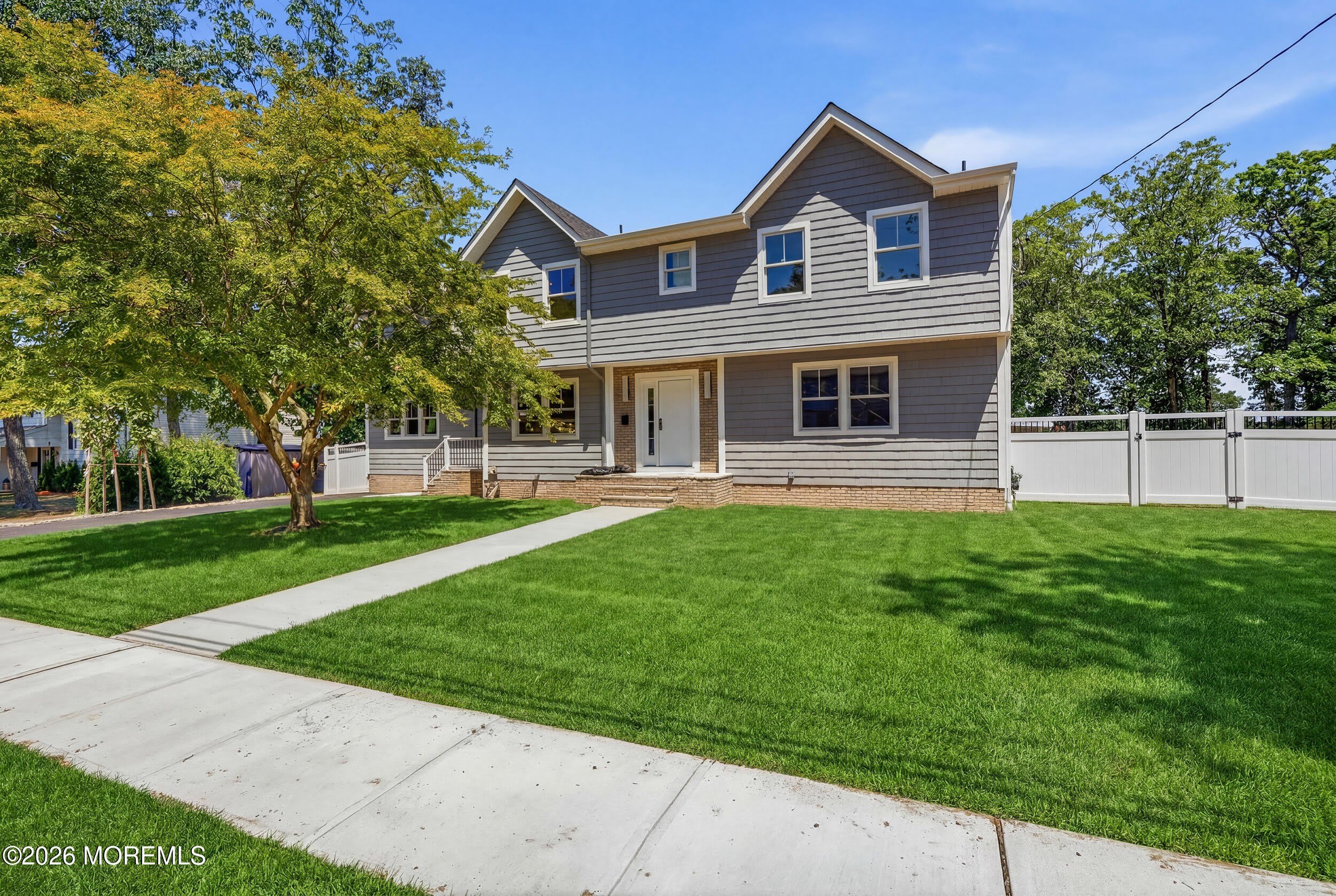 19 Roslyn Drive – photo 1