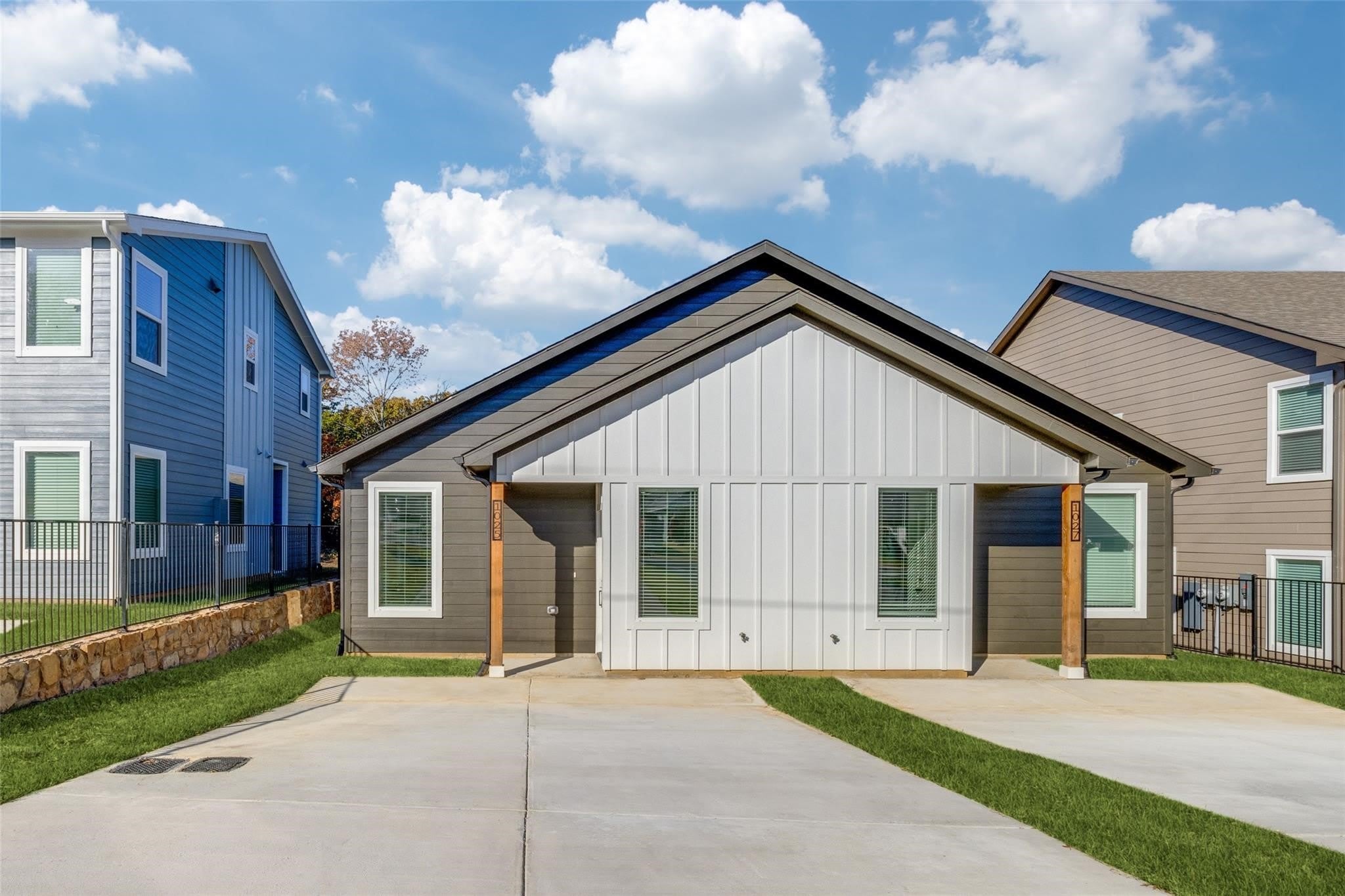 1025 Ray Drive – photo 1