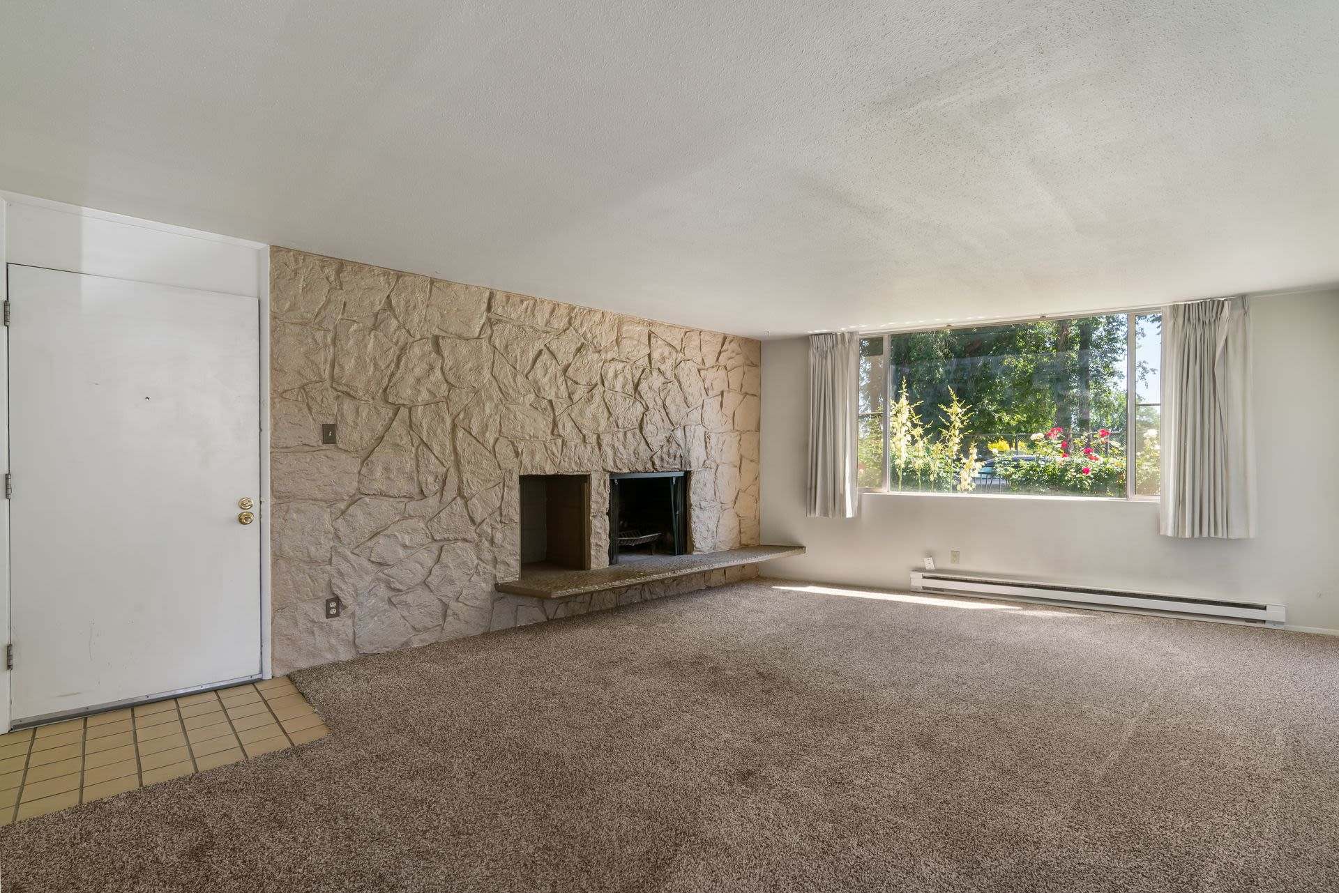 Dolphin Apartments – photo 1