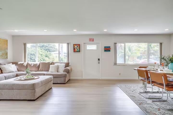 124 SW 2nd Avenue – photo 1