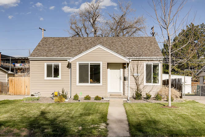 1370 Xanthia St – photo 1