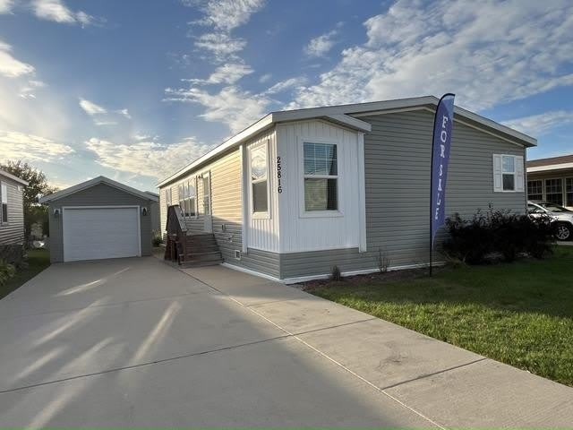 25816 Scioto Dr – photo 1 of 13