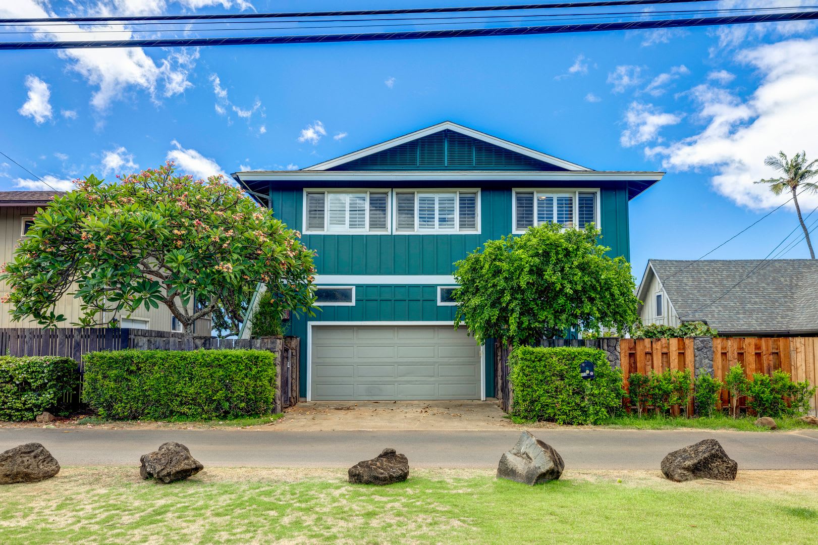 North Shore Oahu Oceanfront Home for Rent – photo 1 of 47
