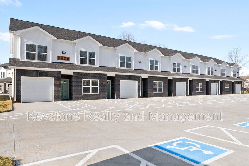 760 Tracy Lane – photo 1
