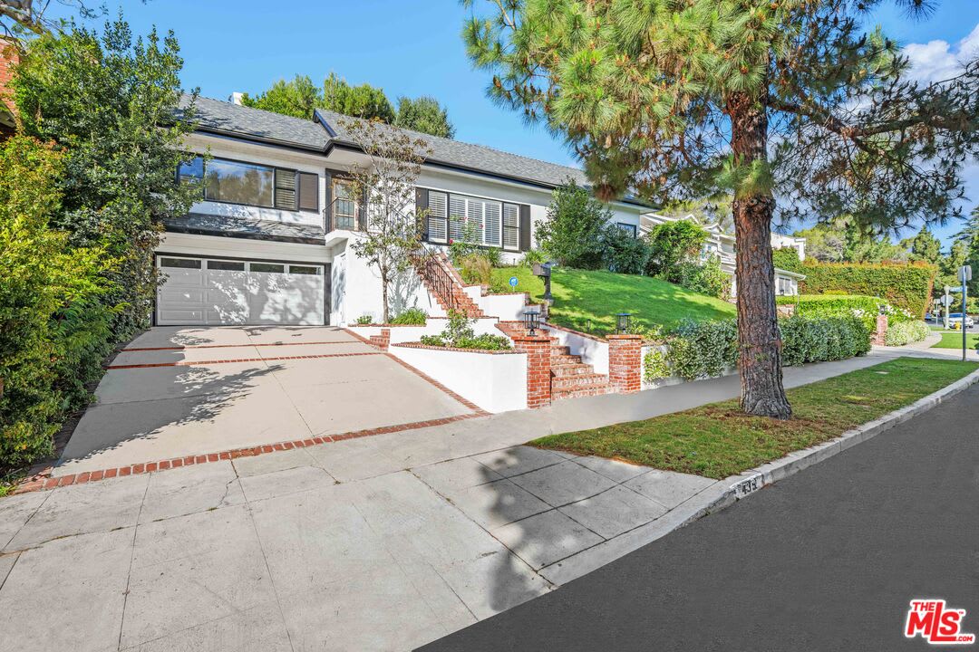 435 Dalehurst Avenue – photo 1
