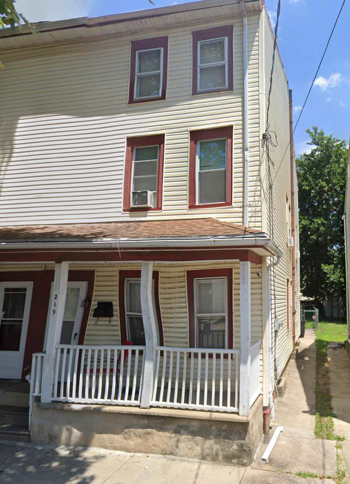 219 hudson St -1