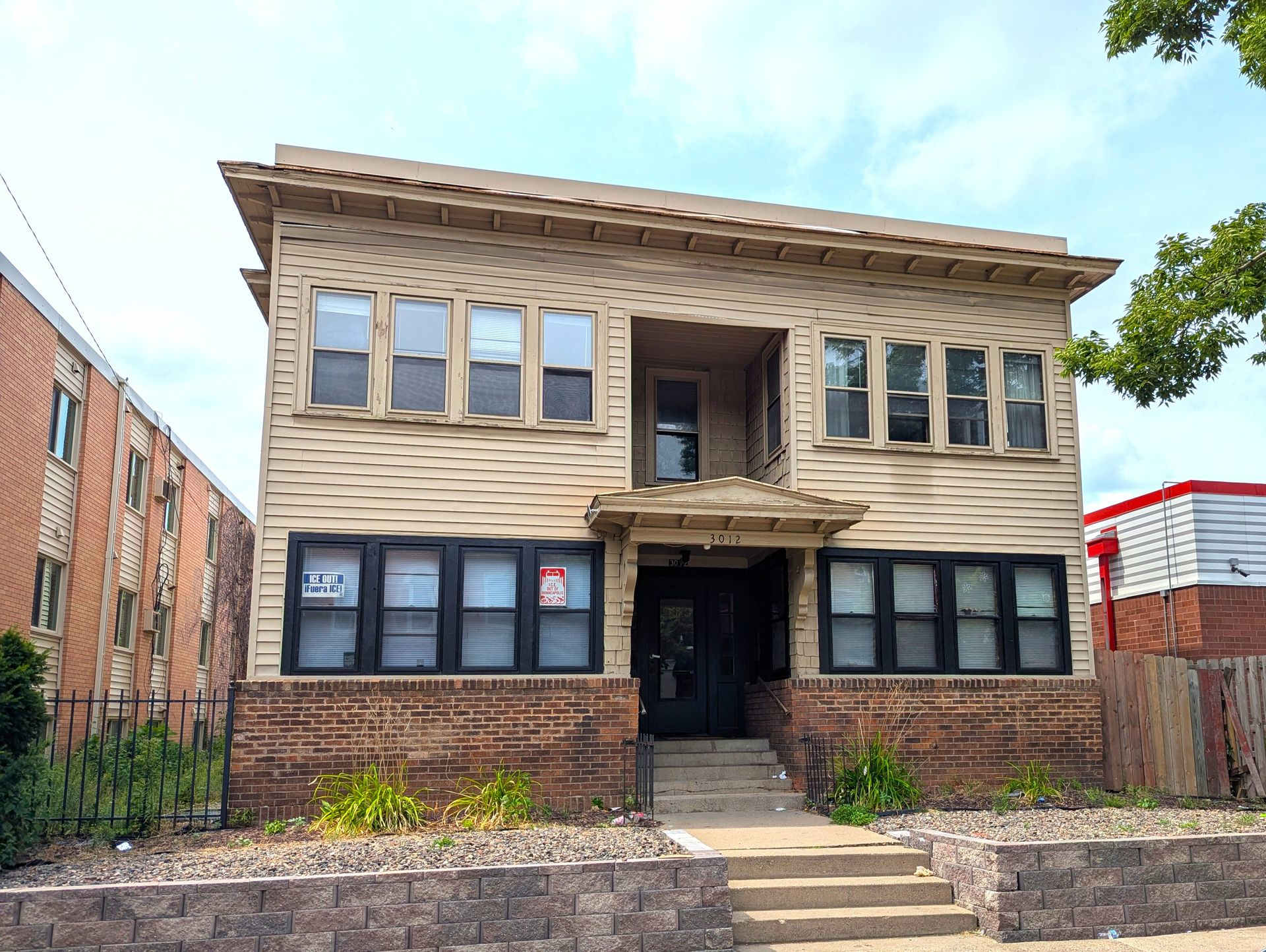 Amazing Spacious 2 Bedroom in the Heart of Uptown! – photo 1