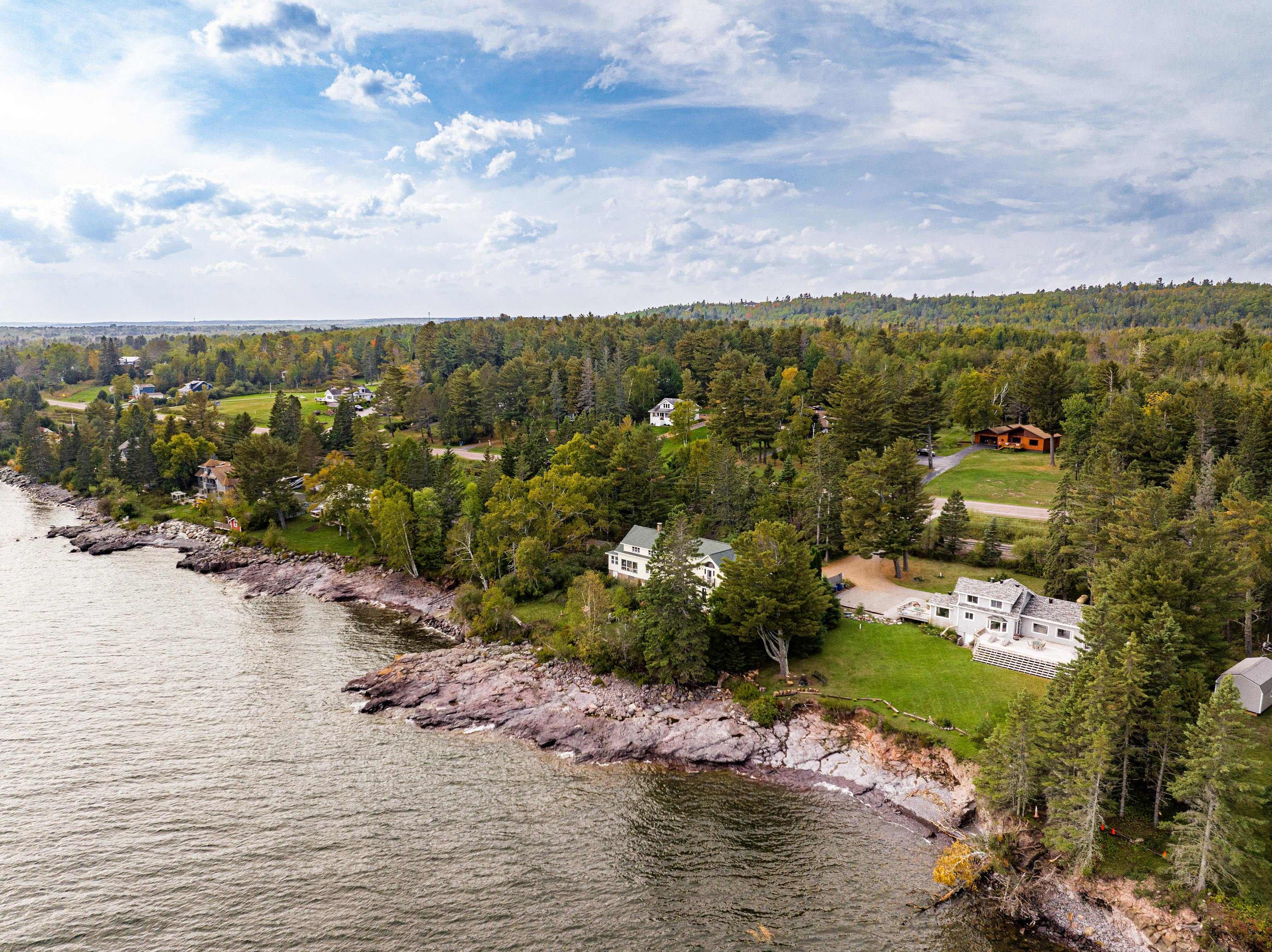 278 Scenic Dr Furnished 4 Br On Lake Superior – photo 1 of 33
