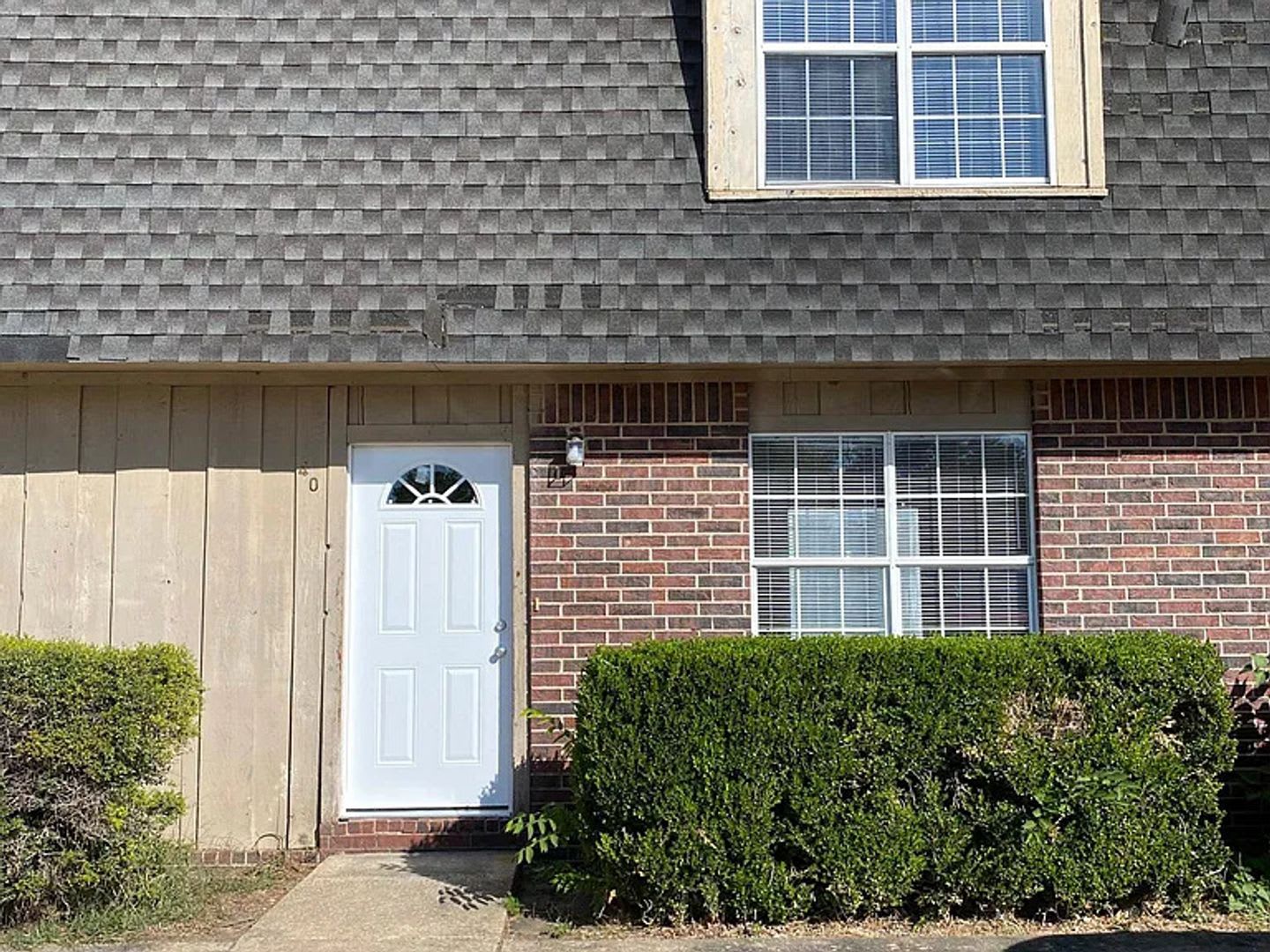 2 Bedroom, 1.5 Bathroom, Two-Story Townhouse with fenced-in backyard in Farmington – photo 1 of 15
