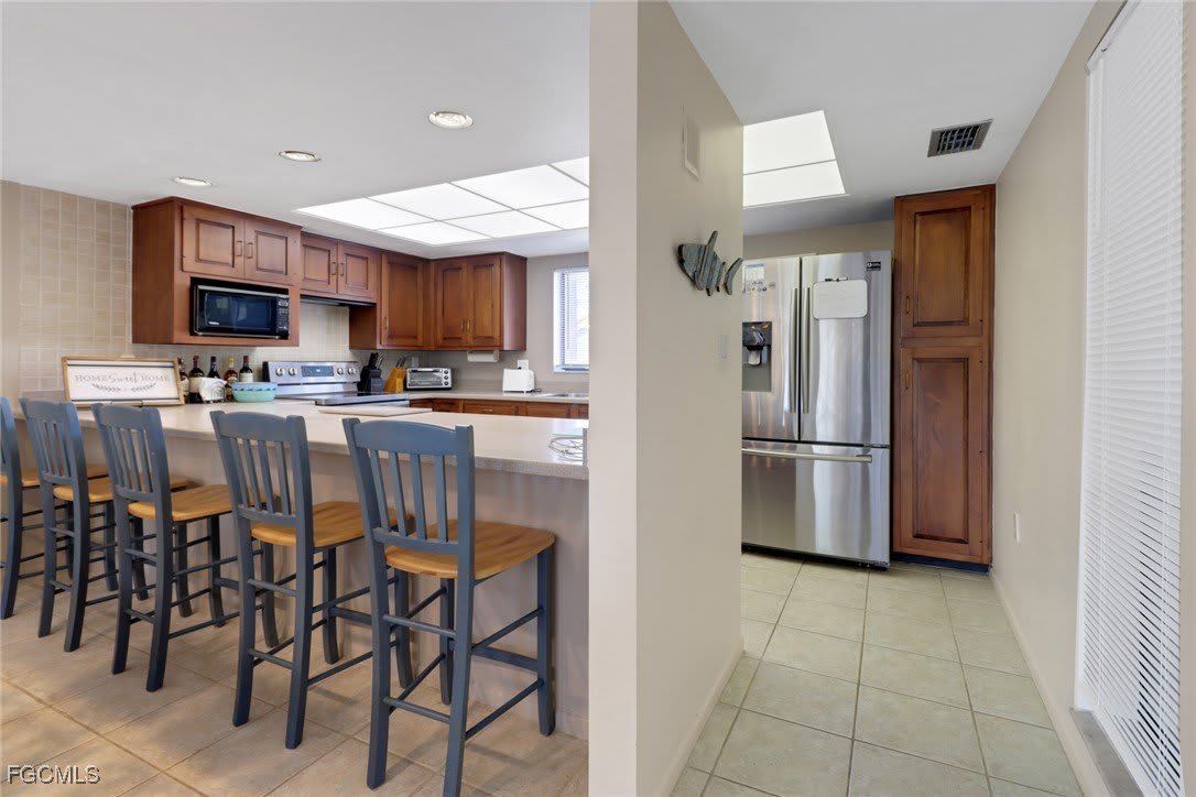 5015 Harbortown Lane – photo 1 of 40