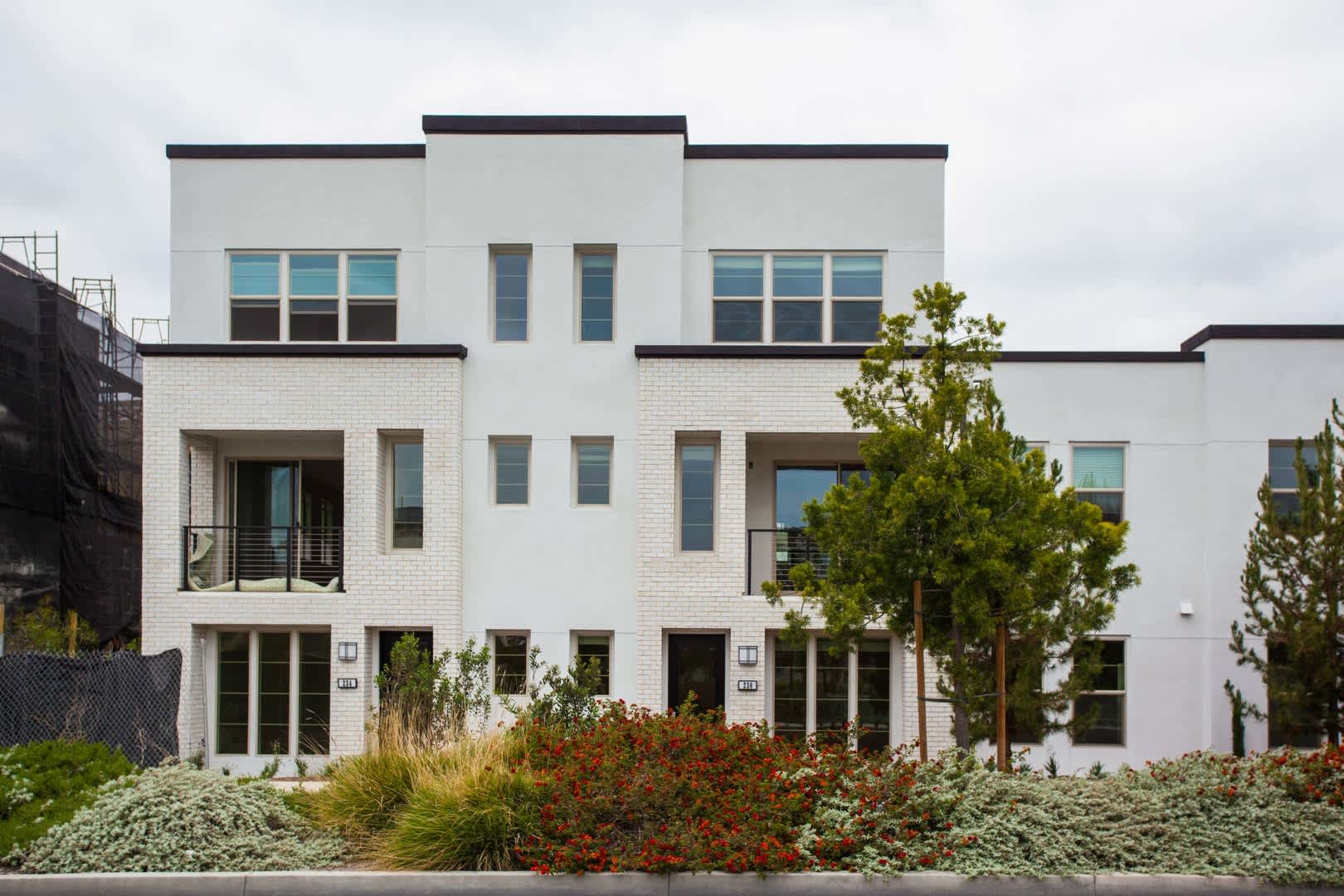 The Royal Lifestyle You Need in Windchime Community 2 BD/2.5 BA – photo 1
