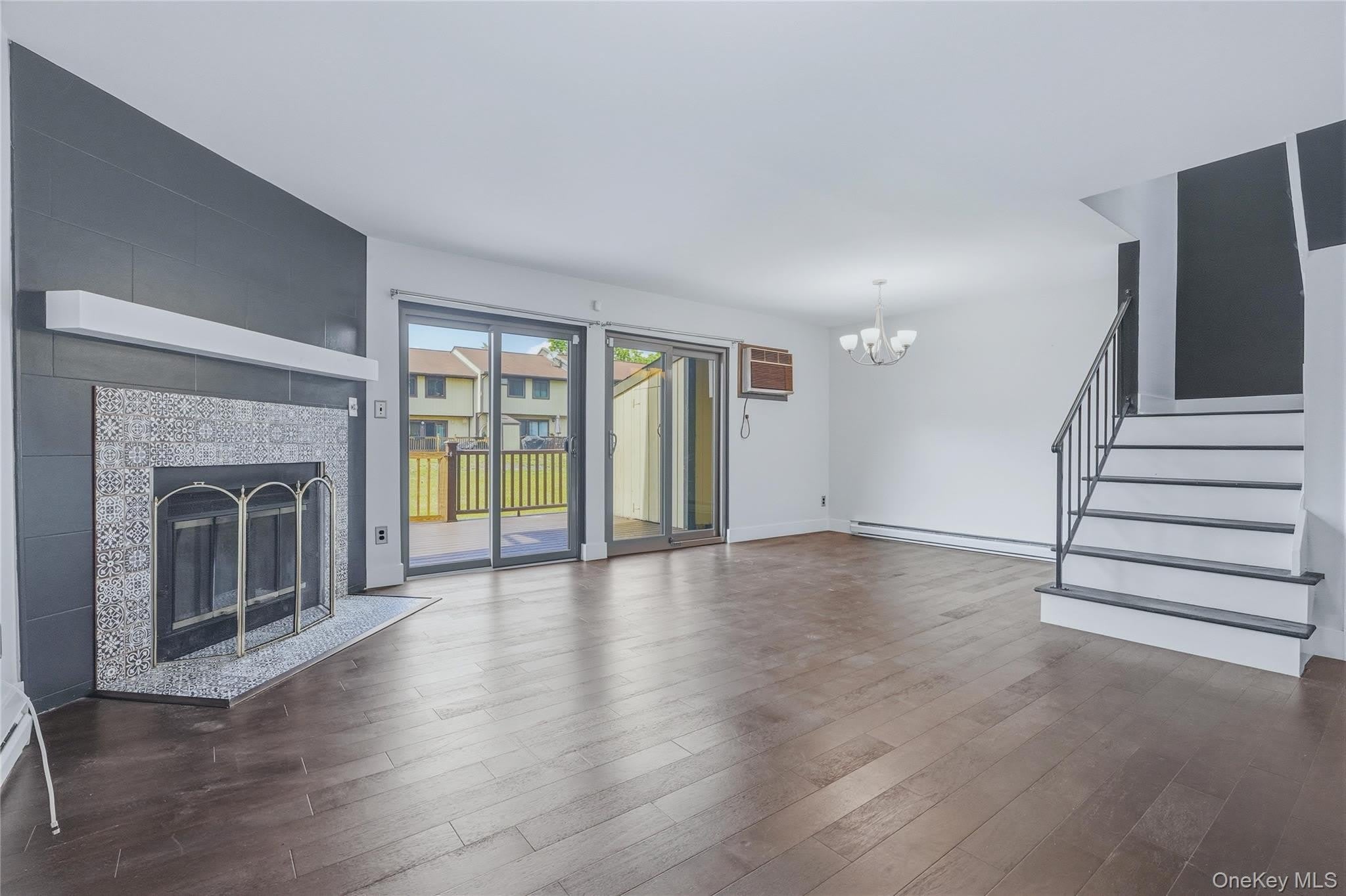 601 Chelsea Cove S – photo 1 of 18