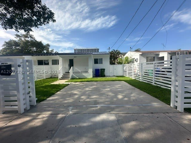 2814 SW 26th St – photo 1