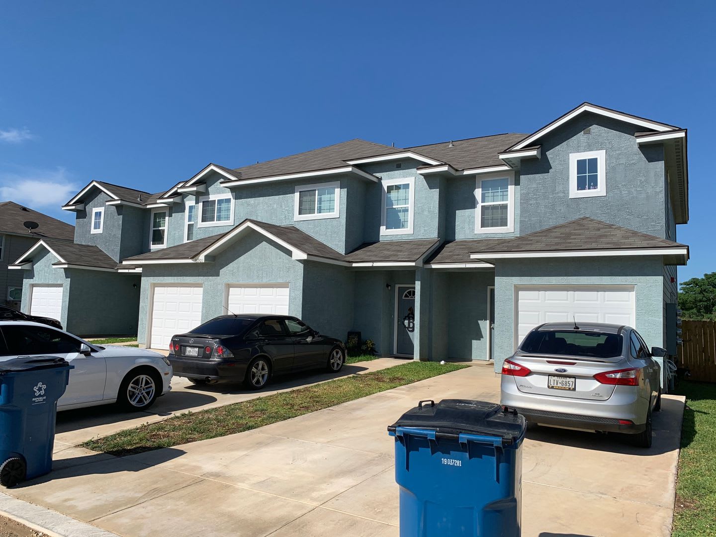 Townhome for rent – photo 1 of 12
