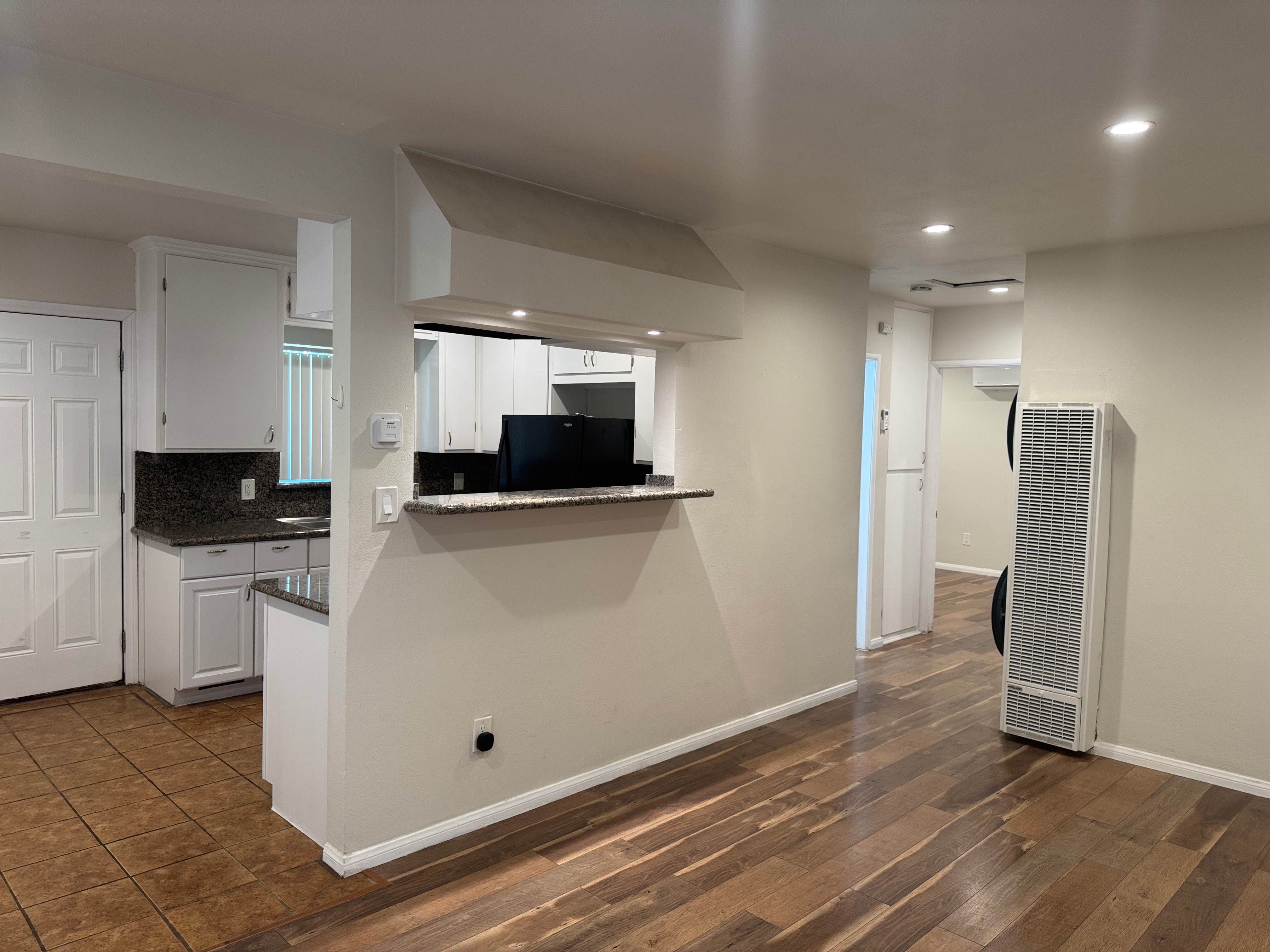 24449 University Ave – photo 1