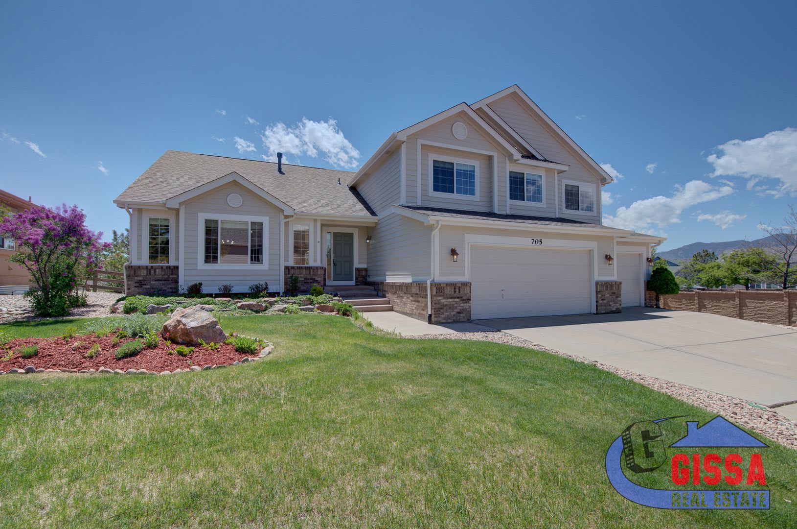 Beautiful large home with view of Pikes Peak in D-20 – photo 1