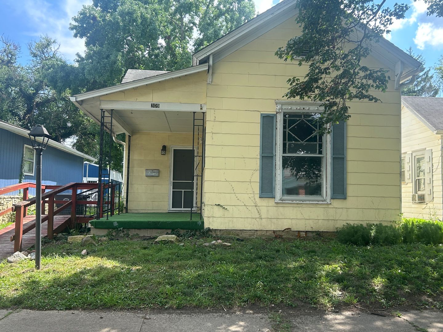 SUBLEASE: 2 Bedroom 1 Bath House Available in Connersville – photo 1