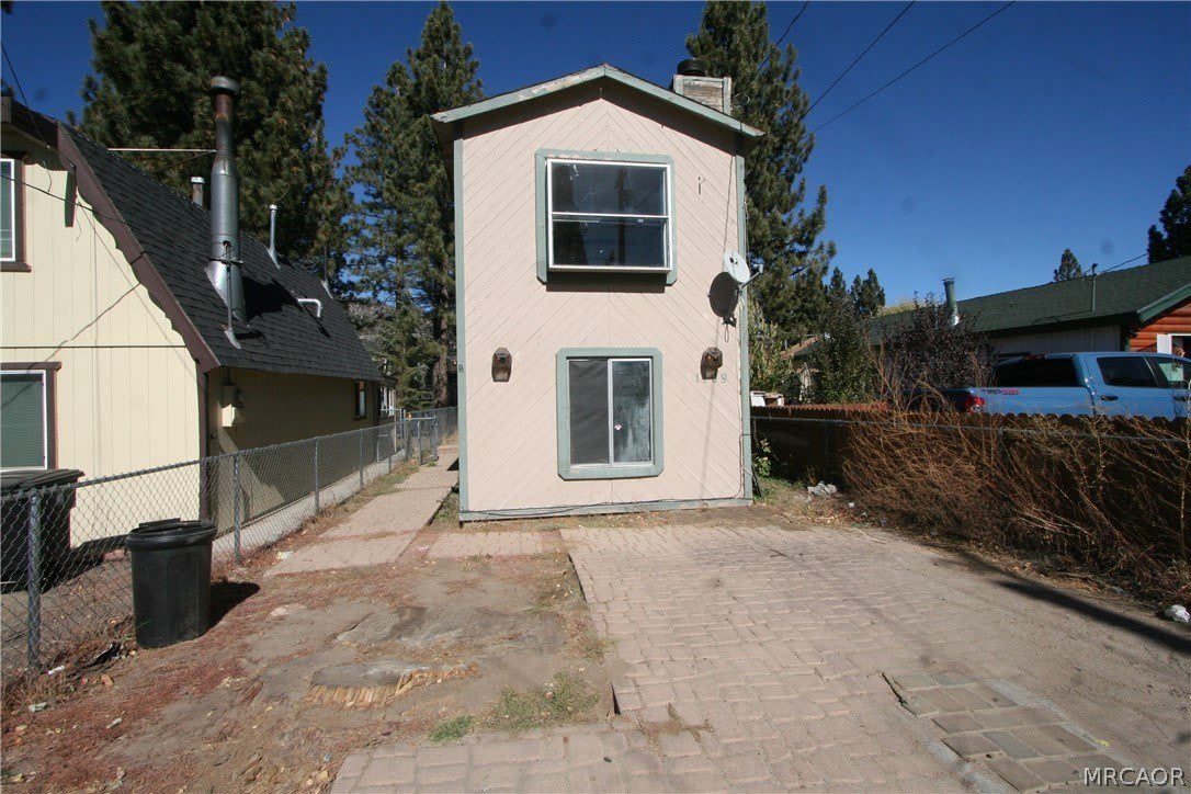 1109 W Aeroplane Boulevard – photo 1 of 16
