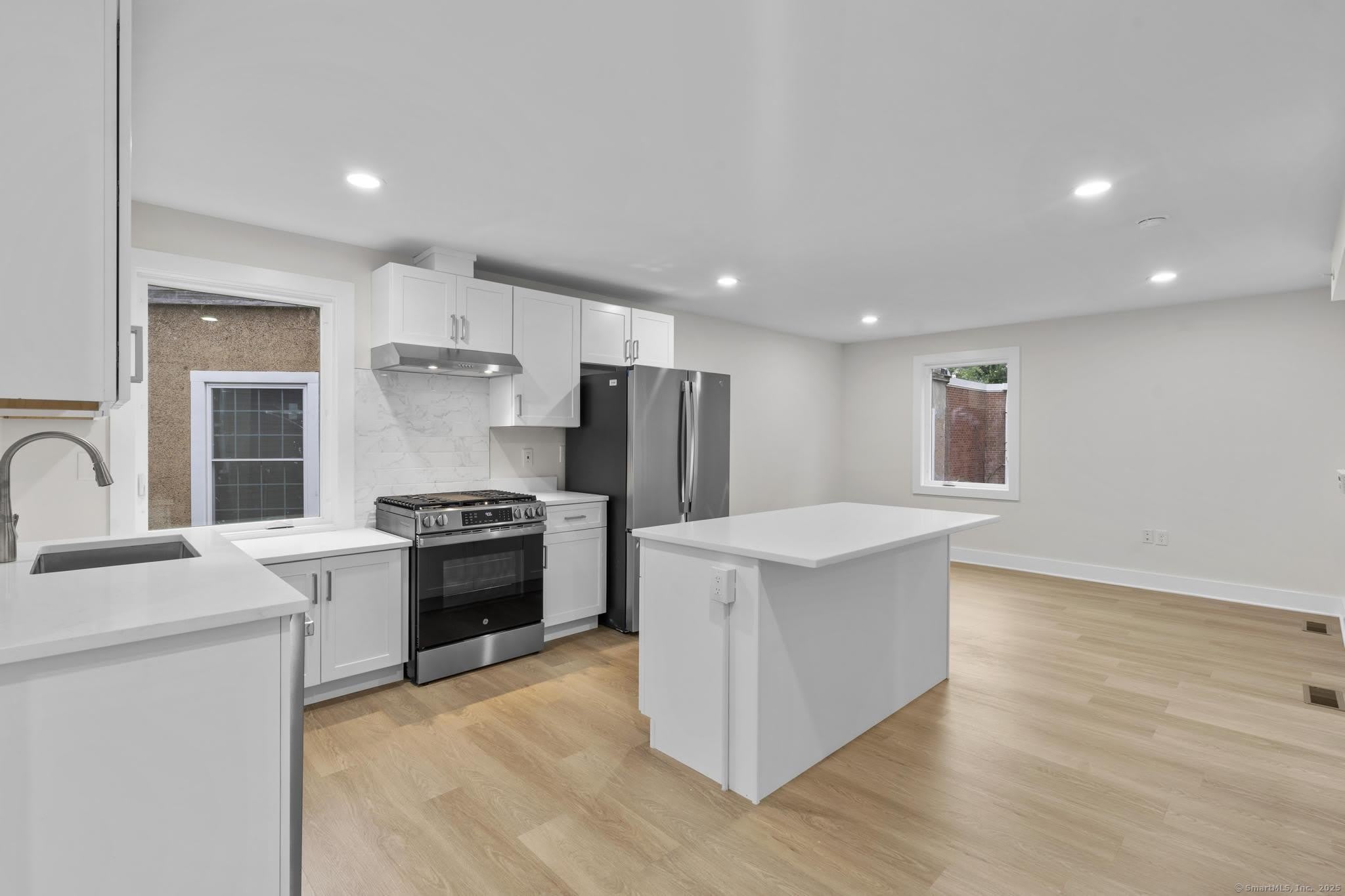 1546 Chapel Street – photo 1