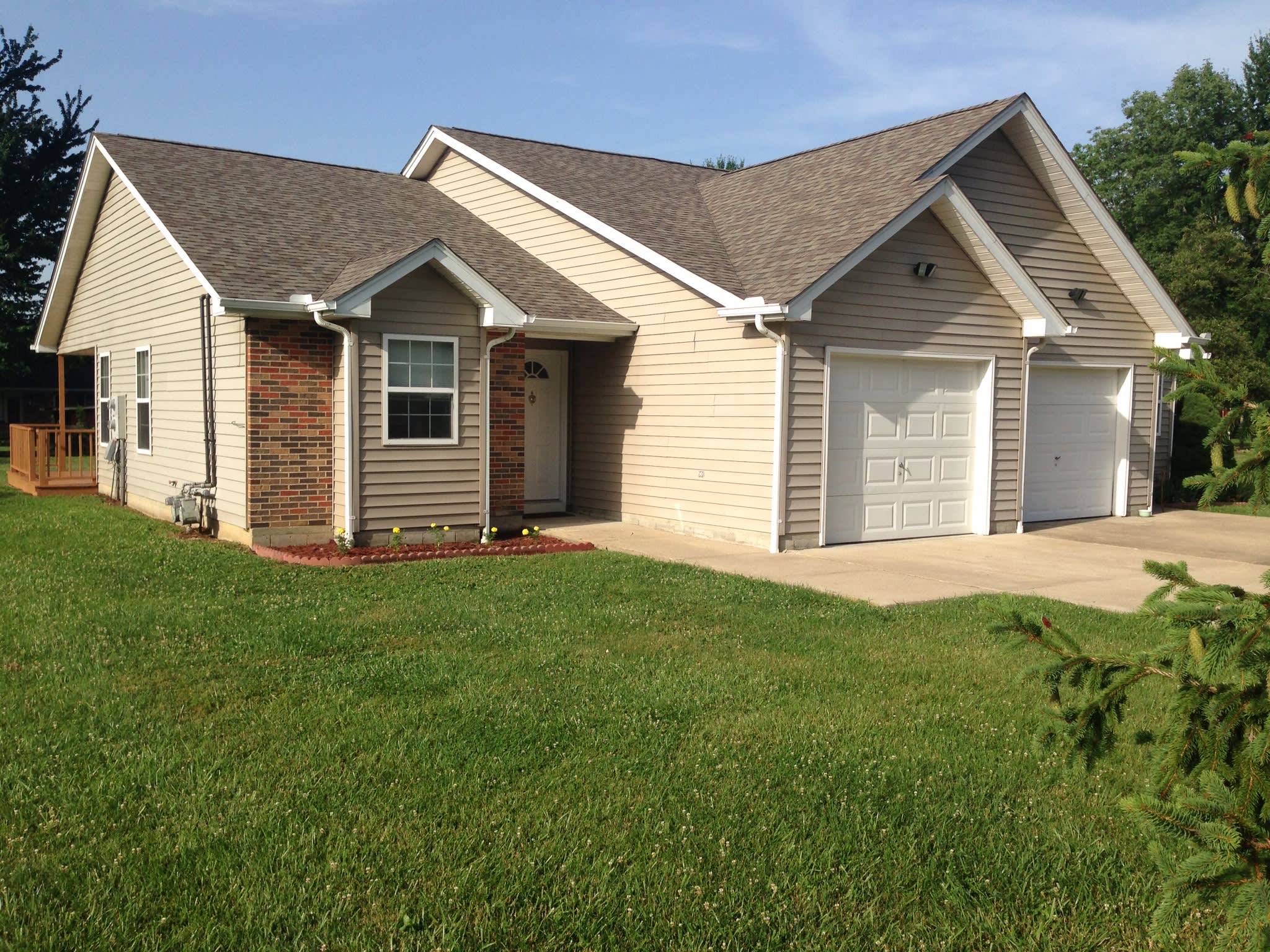 115 Del Acres Dr – photo 1 of 3