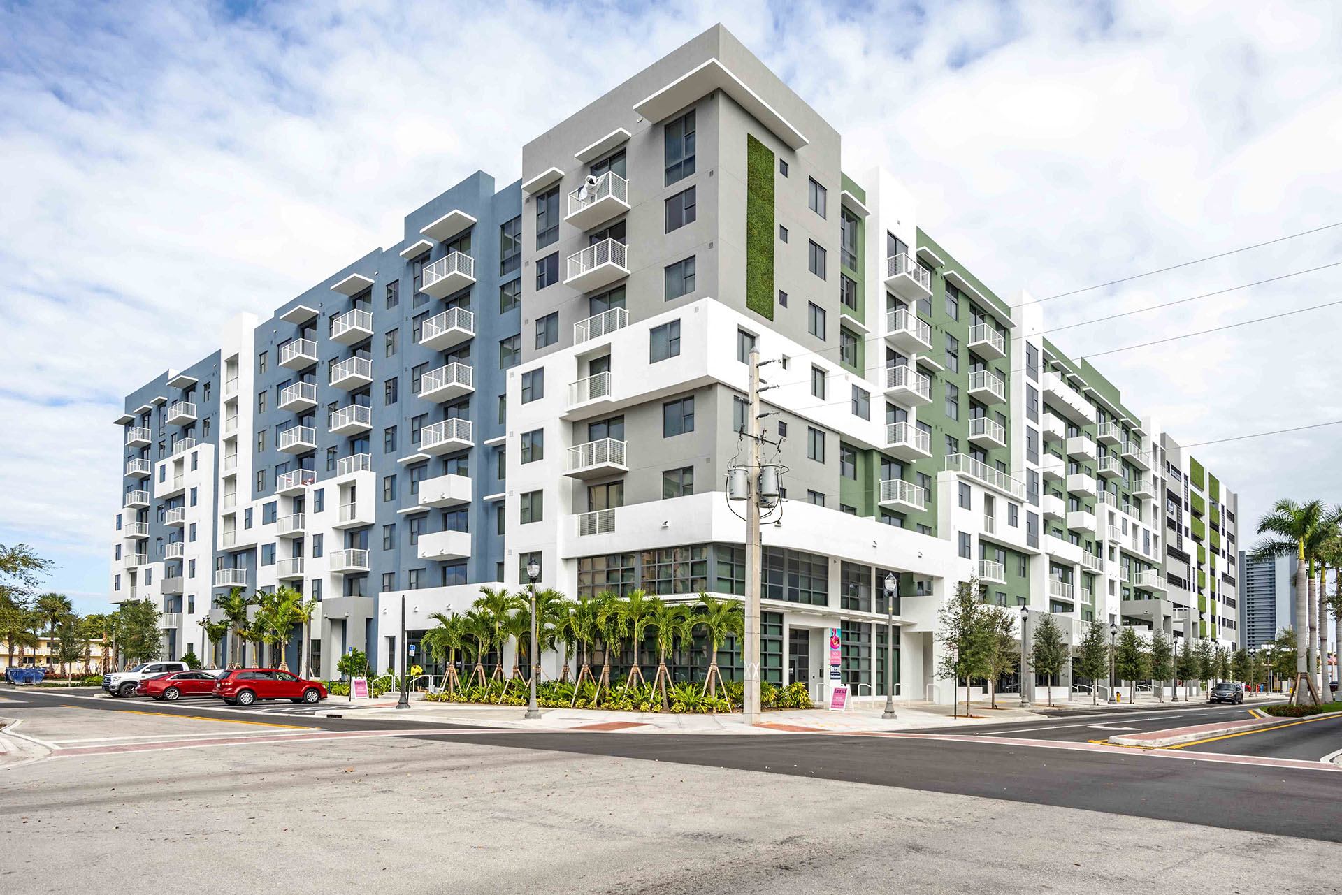 Lazul North Miami Beach Apartments – photo 1