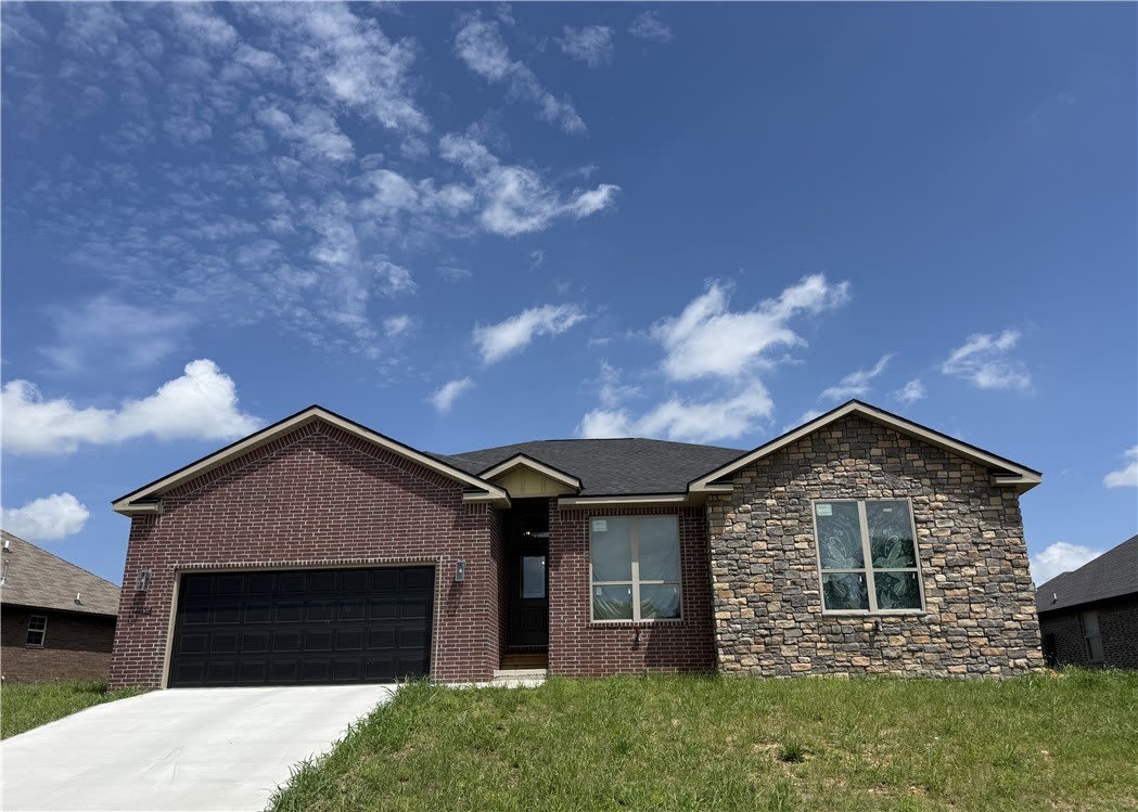1013 Glass Street – photo 1 of 5