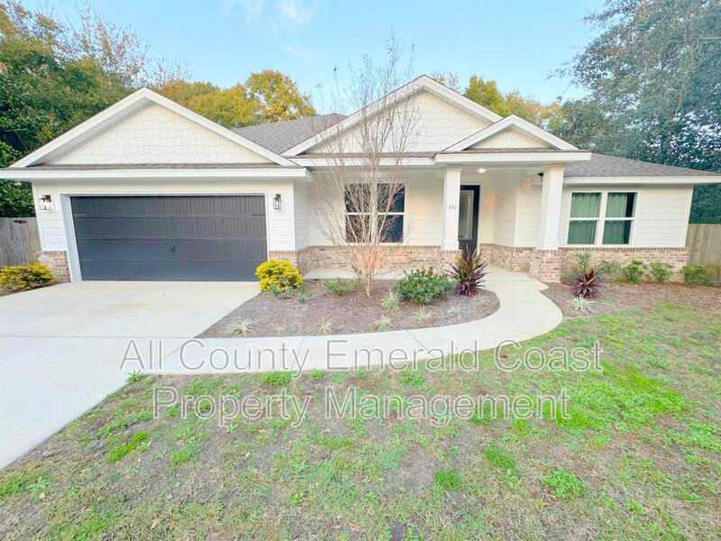 481 Kelly Street – photo 1