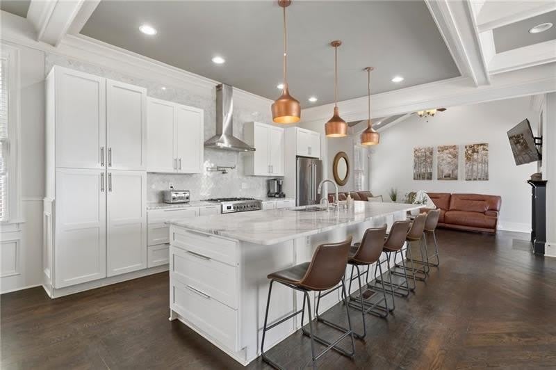 631 Boulevard NE – photo 1
