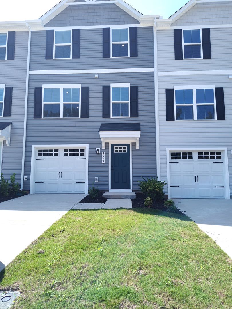 Pristine townhome located in the Cherry Grove Community in Kannapolis NC! – photo 1