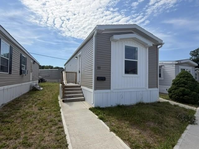 11 Ave B – photo 1