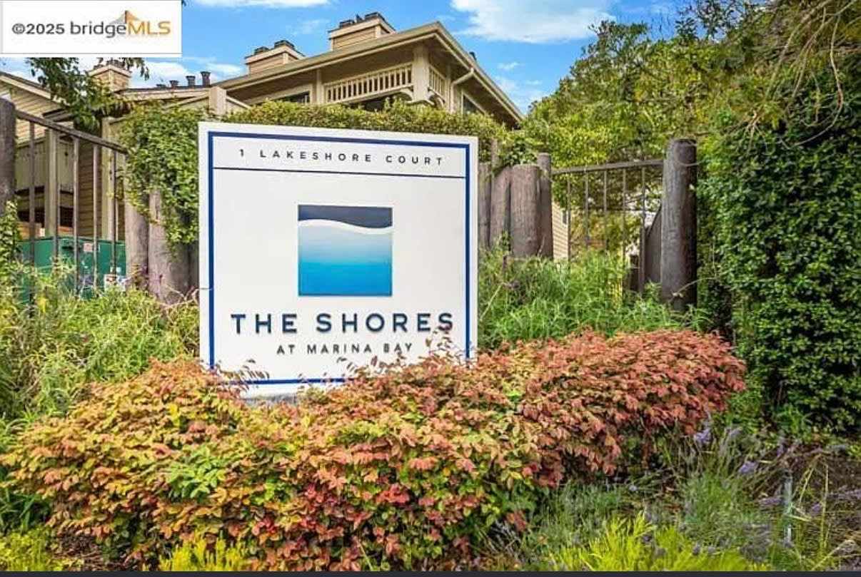 15 Shoreline Ct – photo 1