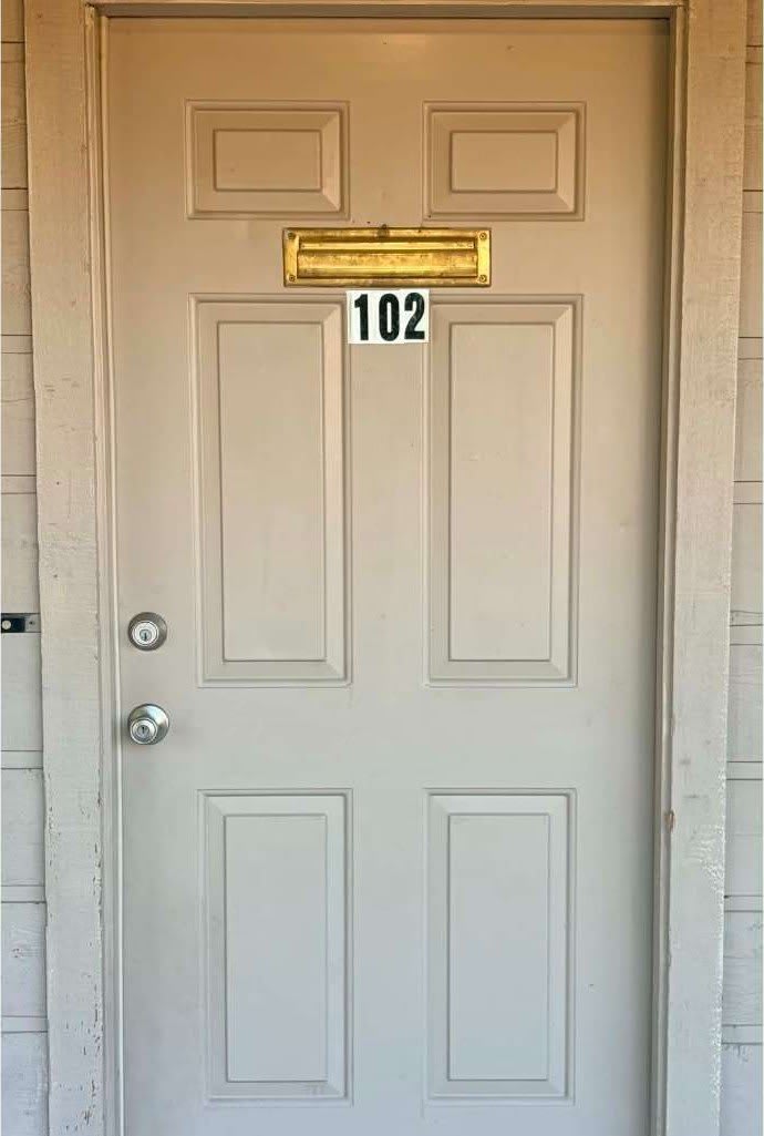 3858 NW HUNTSBORO APT 102 – photo 1 of 6
