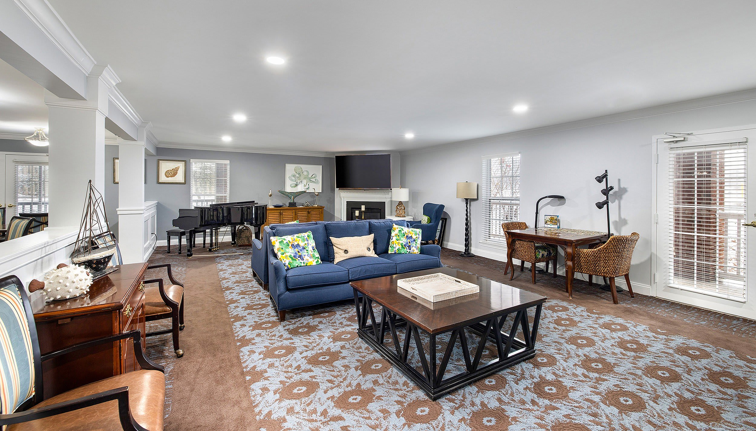 Senior Living – photo 1