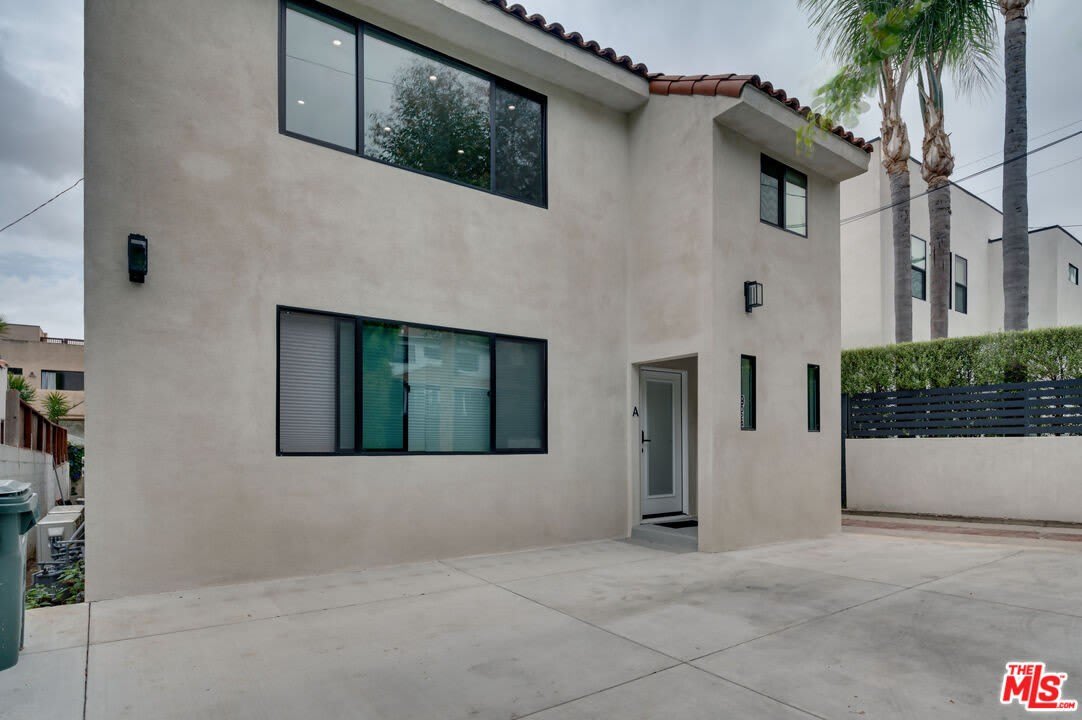 9024 Phyllis Ave – photo 1