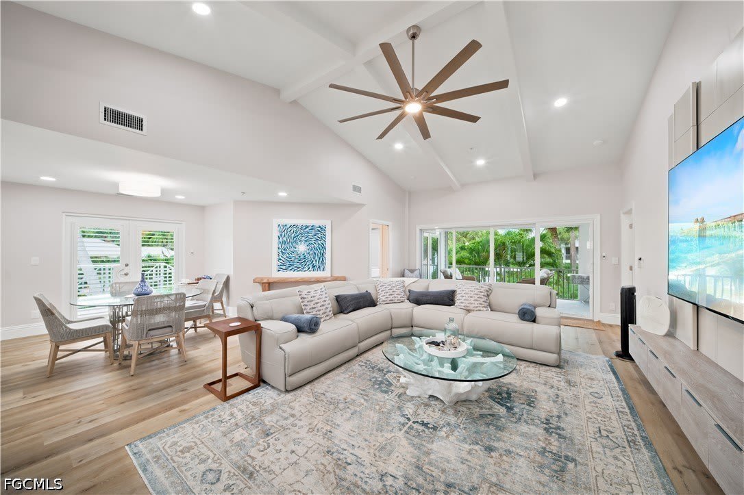 248 4th Avenue S – photo 1