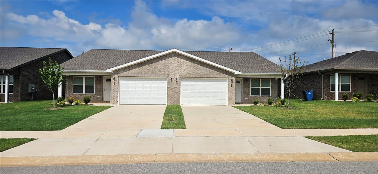 6809 NW Toby Street – photo 1 of 18