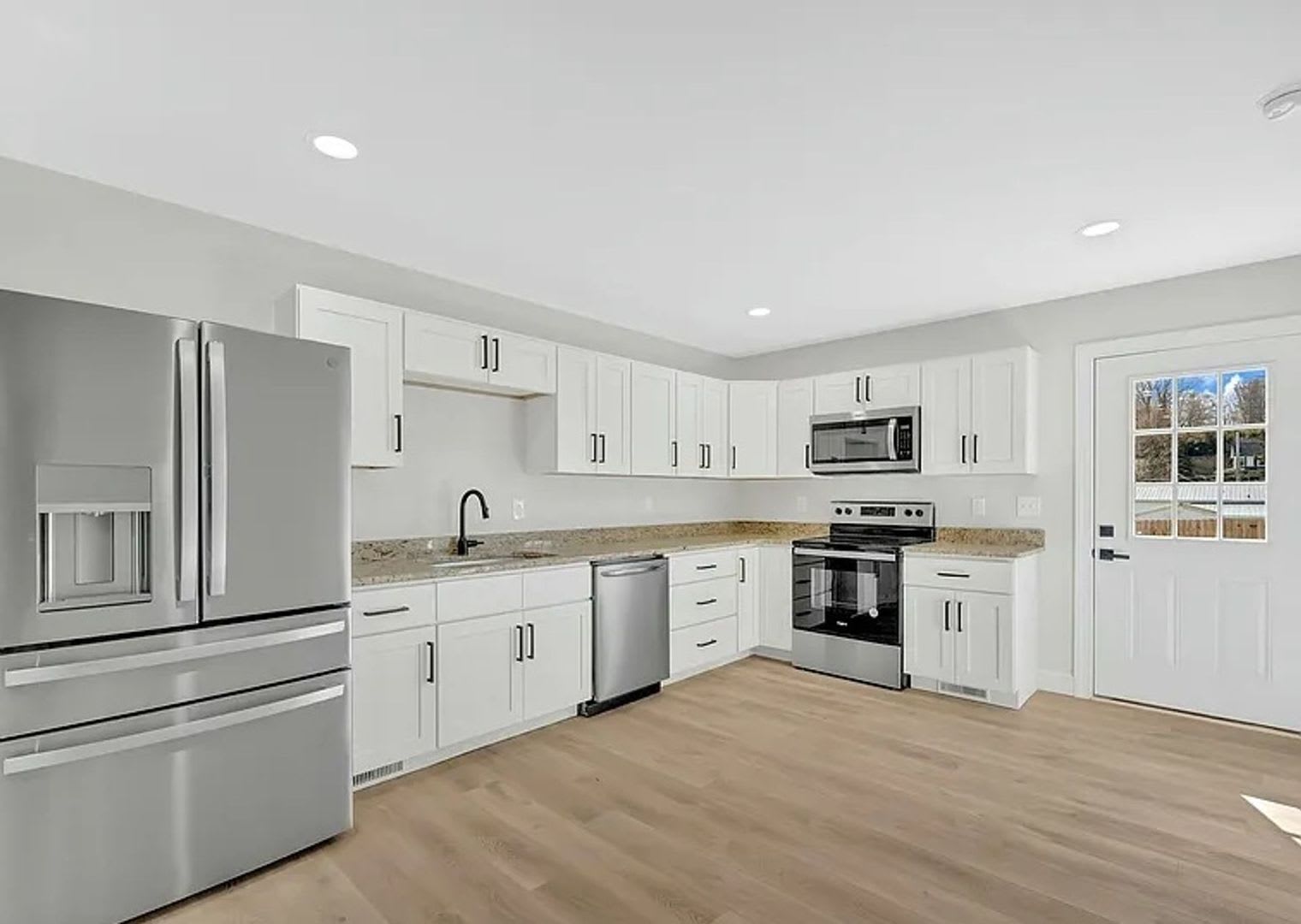 New 4BR/3.5BA Townhome in Meadowview – Modern Living in a Peaceful Historic Setting Near Emory & Henry – photo 1 of 13
