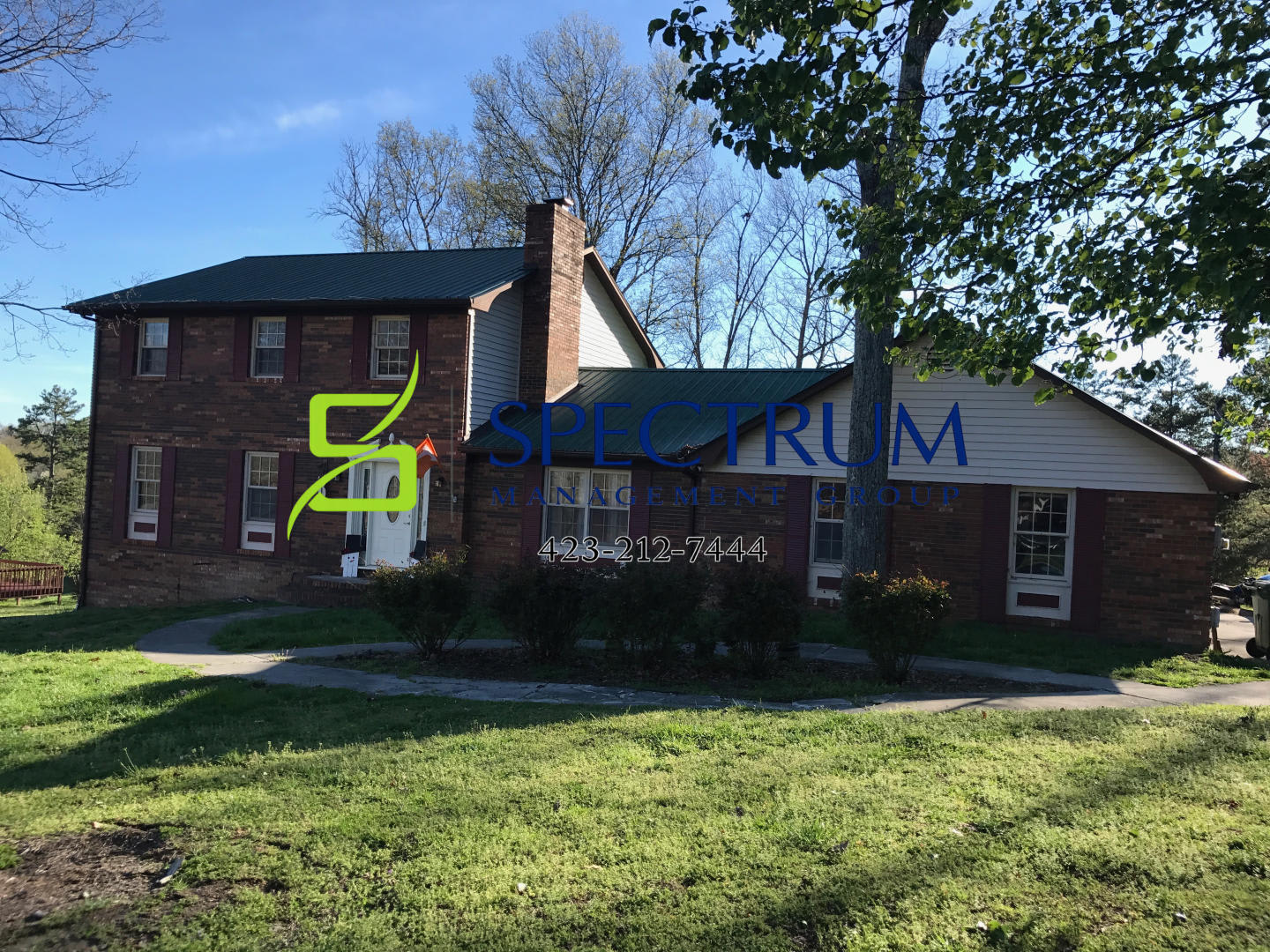 Very large west end home in the city limits – photo 1