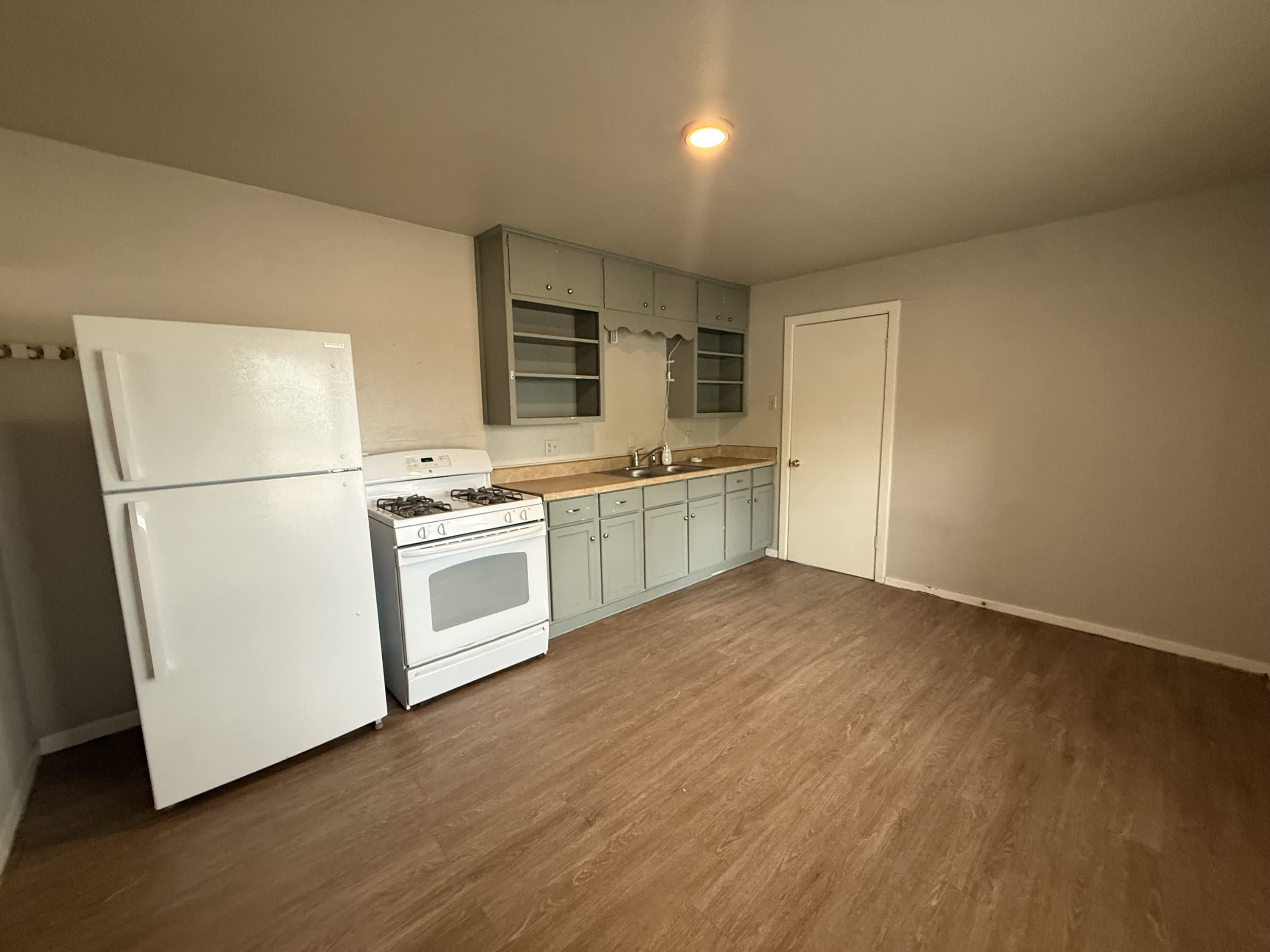 300 Mill Street – photo 1