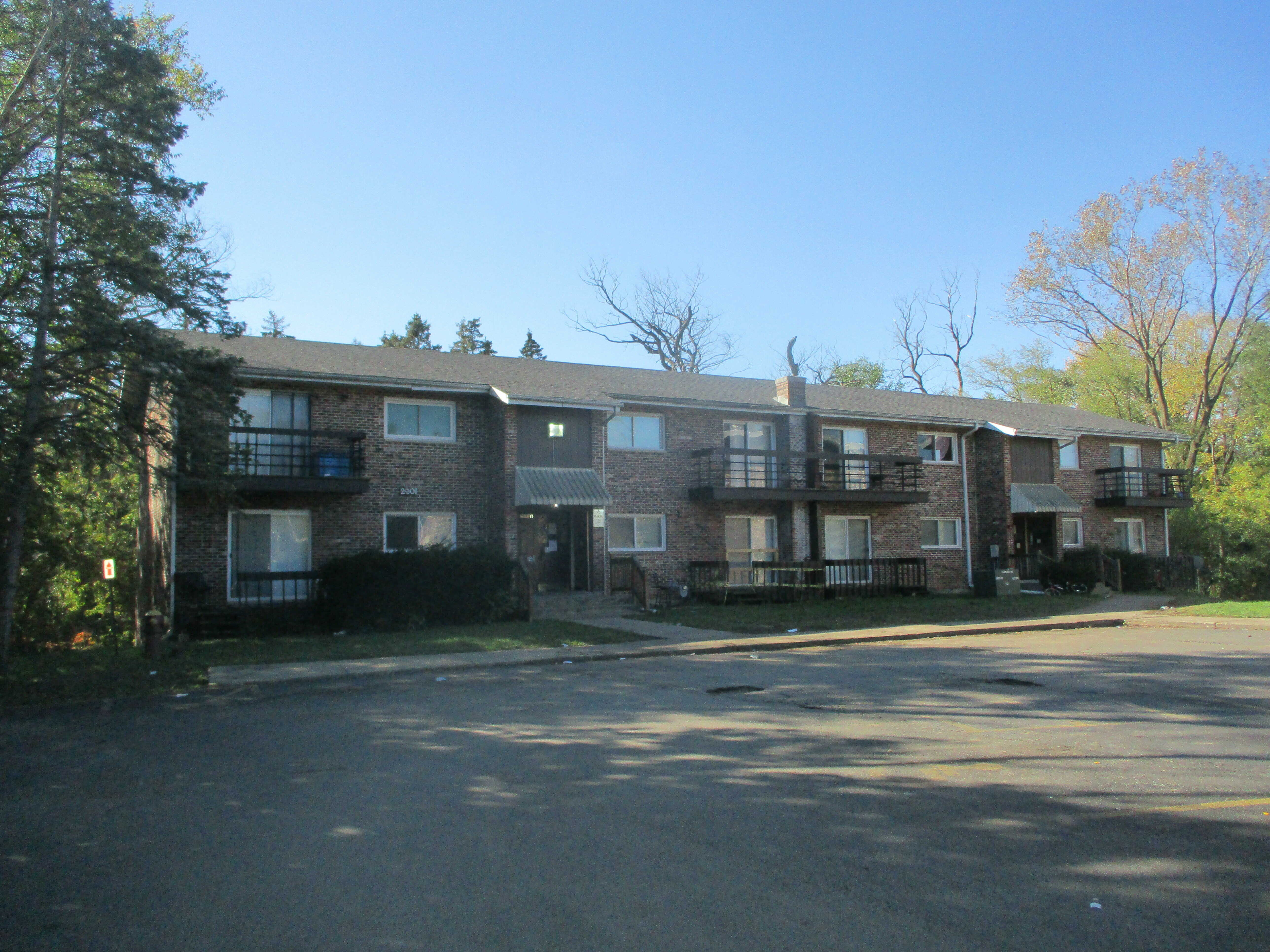 2901 Willow Lane – photo 1 of 6
