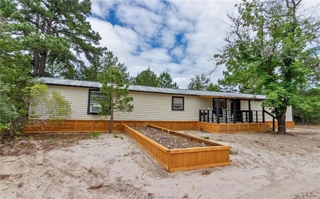 3812 Private Road 2034 – photo 1 of 8