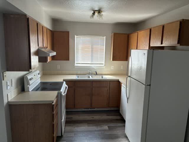 2004 East Linden Street – photo 1 of 7