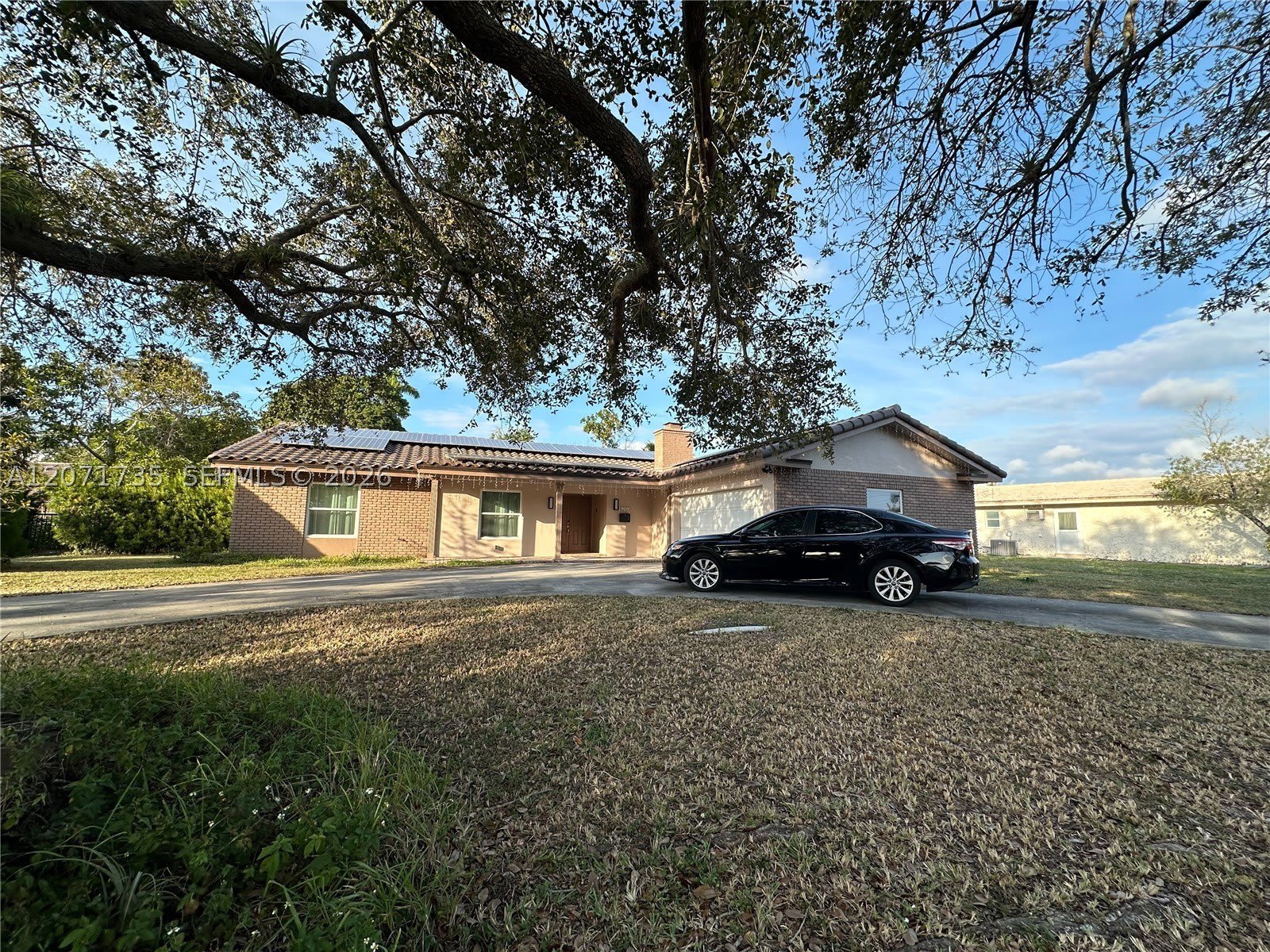 8203 NW 37th St – photo 1