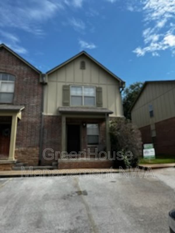 2210 Karrington Rdg – photo 1 of 16